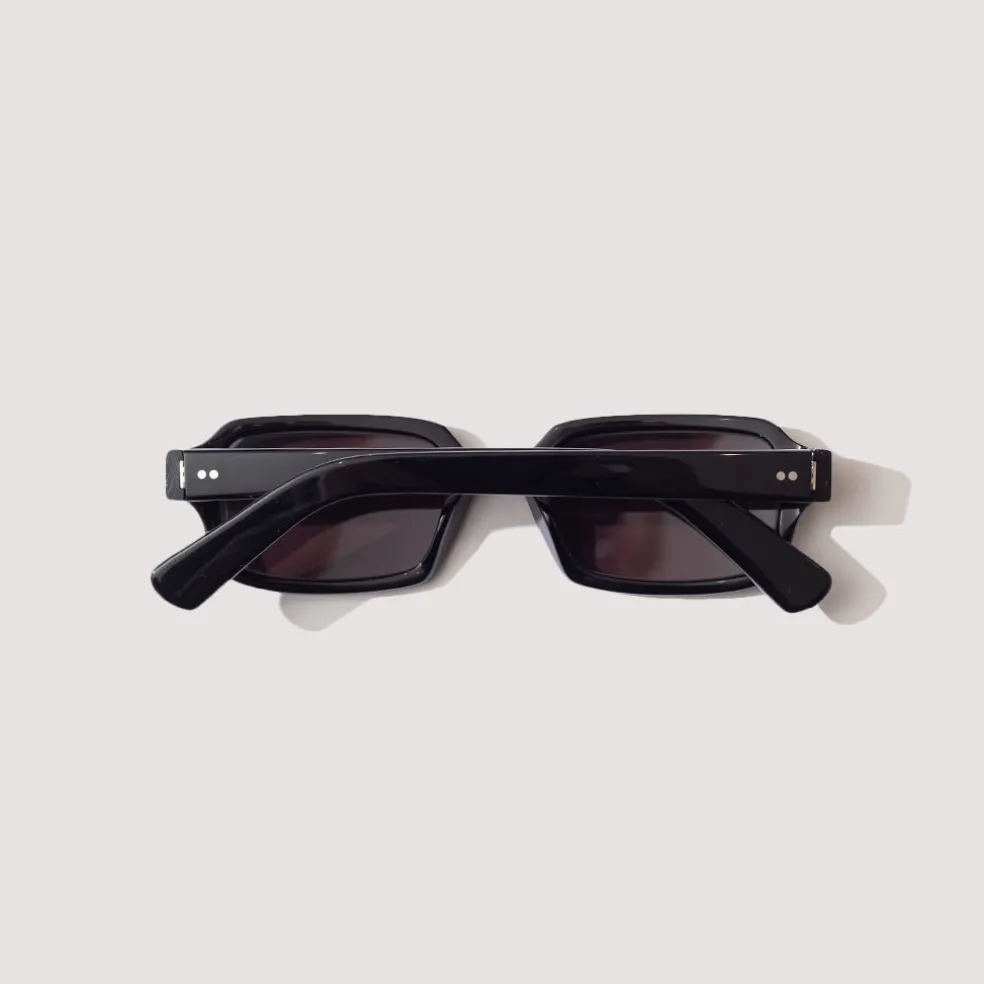 Kitano - Black