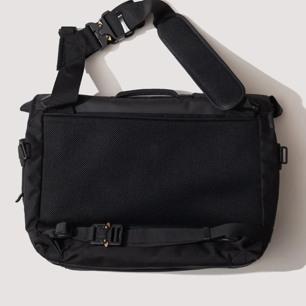 NXL Medium Messenger Tech-Line - Black