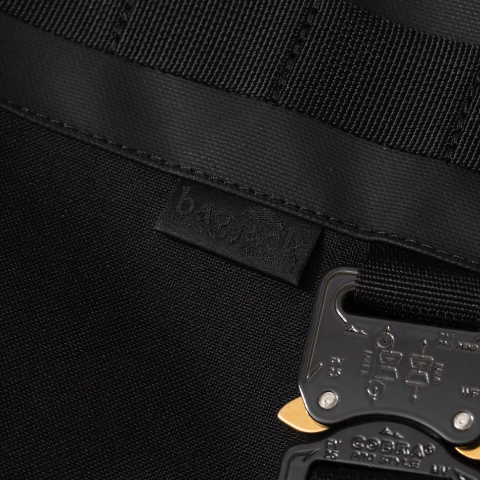 NXL Medium Messenger Tech-Line - Black