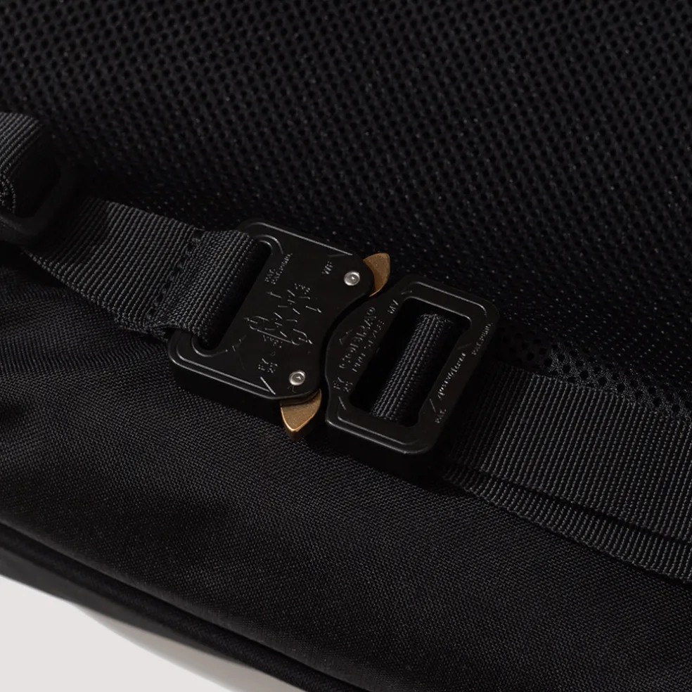 NXL Medium Messenger Tech-Line - Black