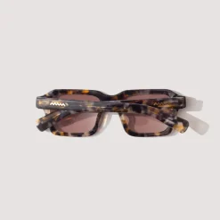 Staunton - Brown Tortoise